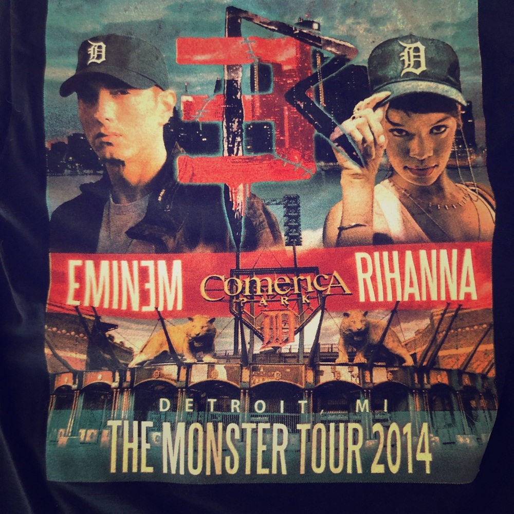 Eminem and Rihanna 2014 concert t shirt